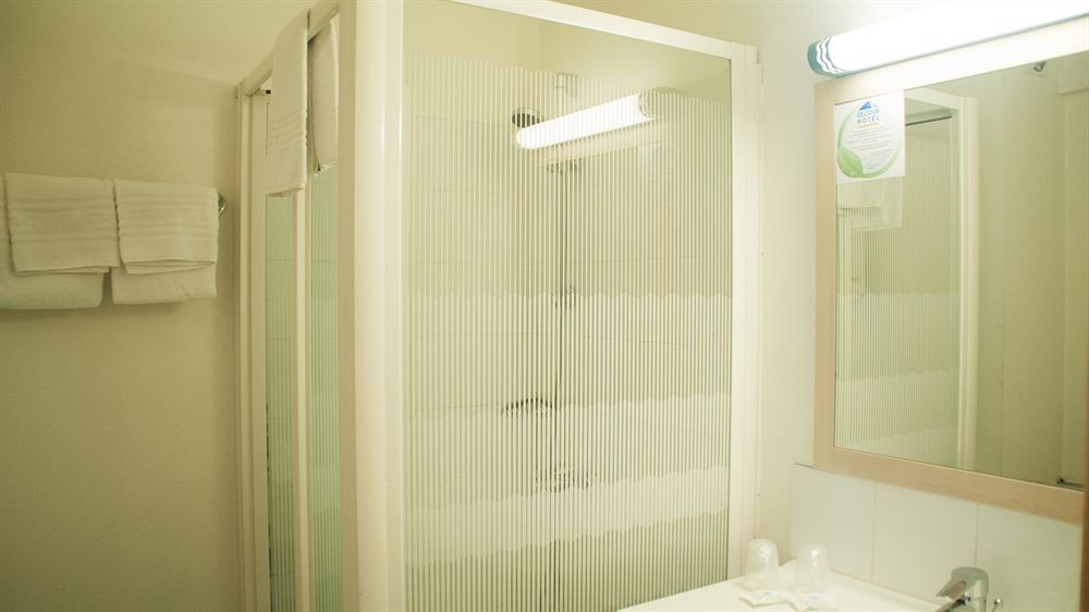 Hotel First Rodez Ngoại thất bức ảnh